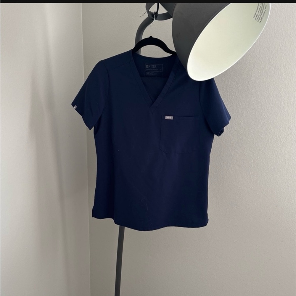 Figs Navy Scrub Set Medium top & small petite bottoms